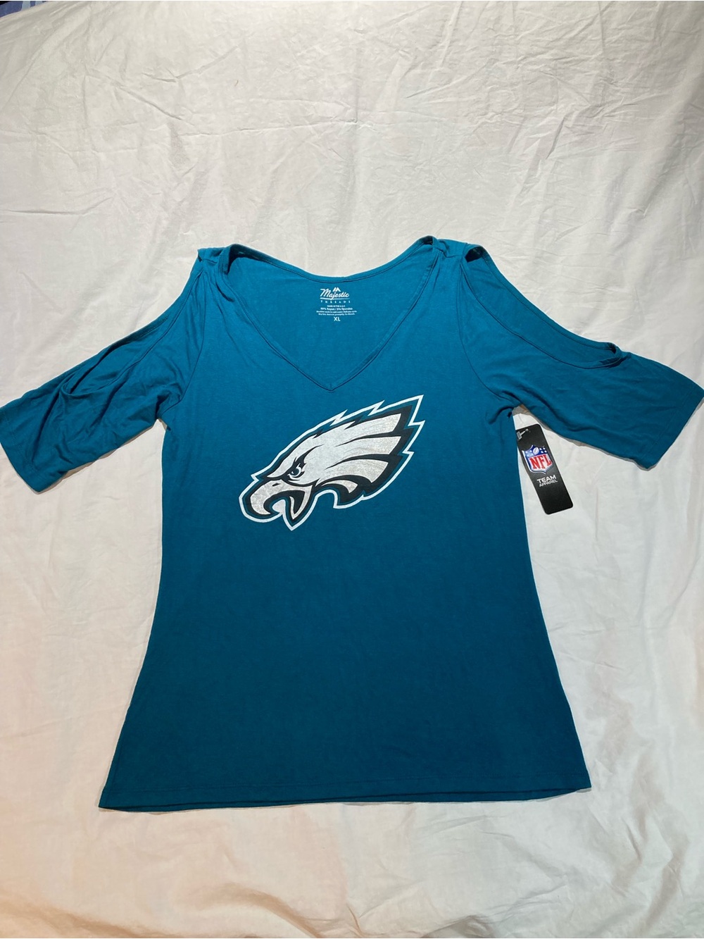 Philadelphia Eagles V-neck Cold Shoulder Top, Women’s size 2X, NWT!